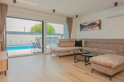 Villa Kristina - Makarska by Villas Guide