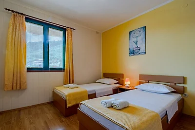 APARTMAN ÐONI 1 by Villas Guide