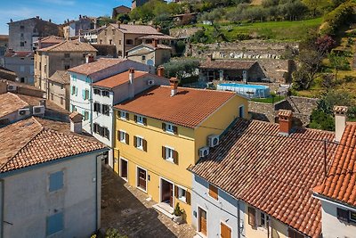 Rustic villa Pietro with pool in Motovun