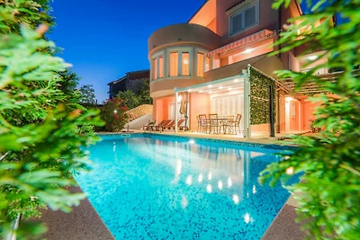 Villa NOVI by Villas Guide