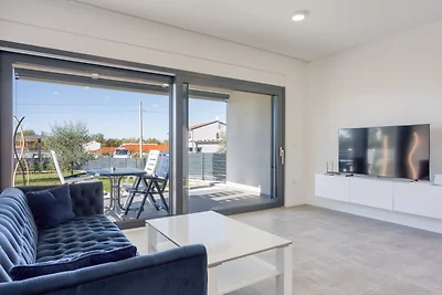 Apartment Adria 3 by Villas Guide