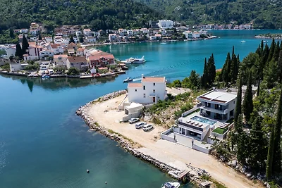 Villa Juma by Villas Guide