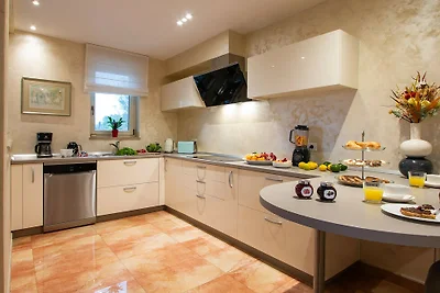 Villa Omo by Villas Guide