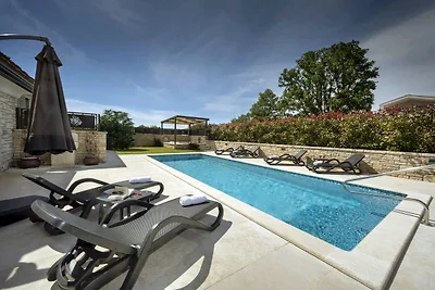Villa Lori by Villas Guide