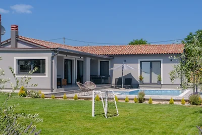 Villa Lana - Cabrunici by Villas Guide