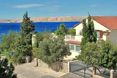 Villa Figs beachfront apartman 1 by Villas...