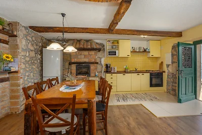 Villa Hidden world with pool by Villas Guide