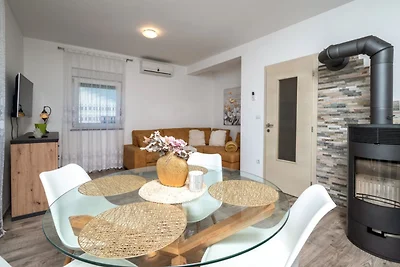 Apartman Sabina 2 by Villas Guide
