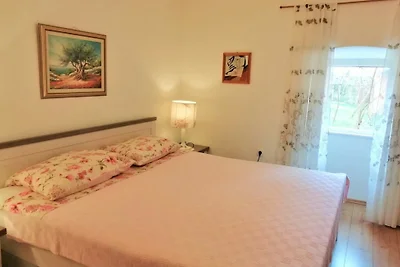 House Mirjana with pool by Villas Guide