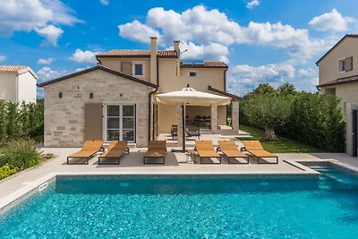 Villa No.18 by Villas Guide