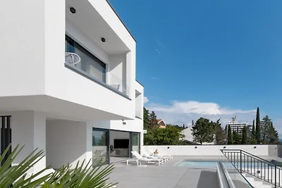 Luxury Holiday Villa with pool by Villas...