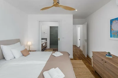 Villa Porto Bus Beachside by Villas Guide