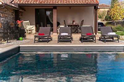 Beautiful Villa Casa Noemi with pool in Porec