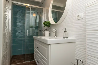 House Victoria 2 by Villas Guide