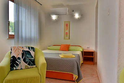 Apartment Paola 1 by Villas Guide