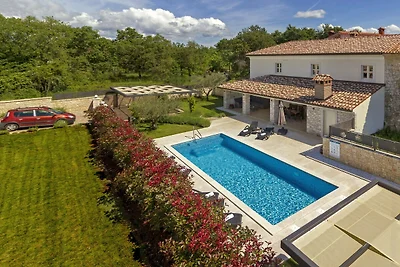 Villa Lori by Villas Guide