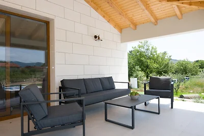 Villa Modriola - Makarska by Villas Guide