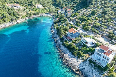 APARTMAN ÐONI 2 by Villas Guide