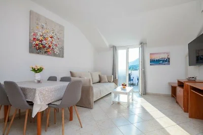 Apartment Azzurro 2 by Villas Guide