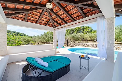 Villa Bradat by Villas Guide