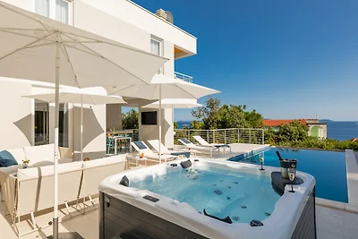 VILLA MON AMOUR by Villas Guide