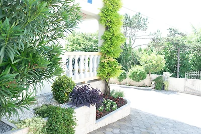 Apartman Lucija 4 by Villas Guide