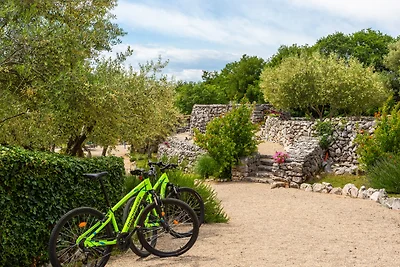 Villa Verde Oliva Residence with pool by Vill...