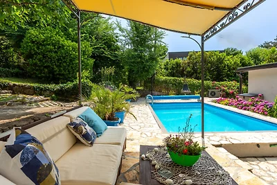 Villa Relax with pool&beachfront by Villas...