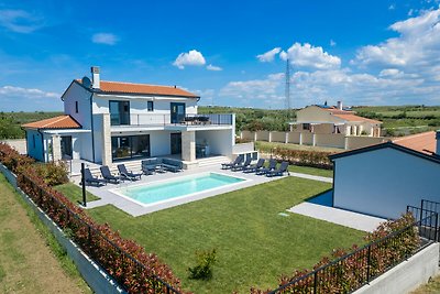 Beautiful Villa Brtonigla with pool in...