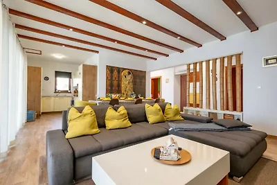 Villa Welcome by Villas Guide