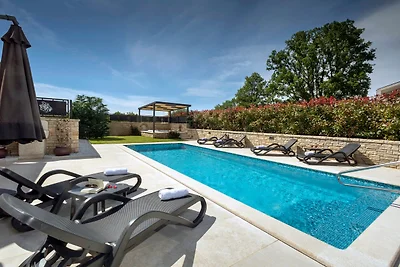 Villa Lori by Villas Guide