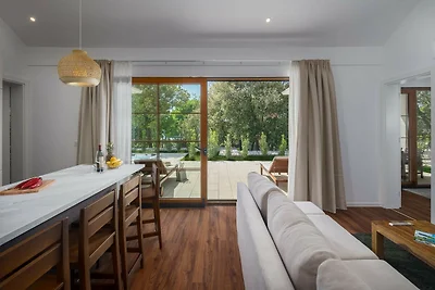 Luxury Villa Bay Porto Bus by Villas Guide