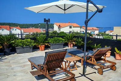 Holiday Home Capella - Rab by Villas Guide