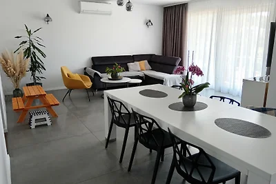 Apartman Twins 1 by Villas Guide