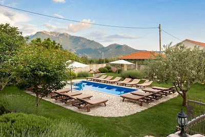 Villa Popovica Dvori by Villas Guide