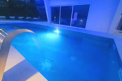 Villa Eduarda pool&whirpool by Villas Guide