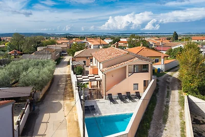 Apartman Damir 1 by Villas Guide