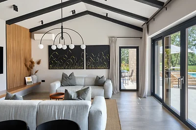 Luxury villa Pedena with pool and jacuzzi in...