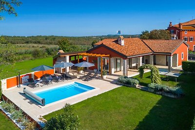 Activity villa Marula with outdoor pool in...