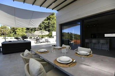 Casa Bianca-Brac by Villas Guide