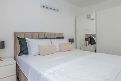 Villa Kristina - Makarska by Villas Guide