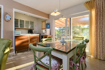 Villa Hemingway beachfront by Villas Guide