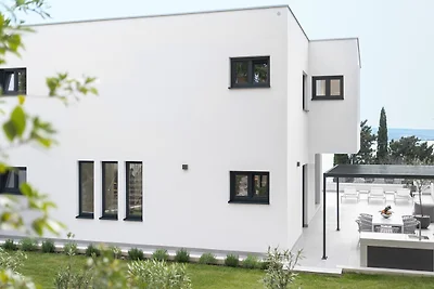 Luxury Holiday Villa with pool by Villas...