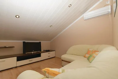 Apartman Mario with pool by Villas Guide