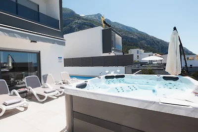 Sunny Lux Villa 2 in Makarska by Villas Guide
