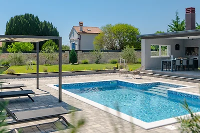 Villa Lana - Cabrunici by Villas Guide