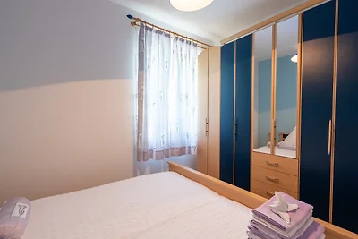 Apartman Lucija 5 by Villas Guide