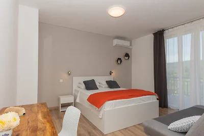 Villa Elena - Makarska by Villas Guide