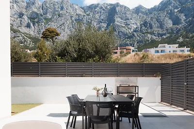 Sunny Lux Villa 2 in Makarska by Villas Guide