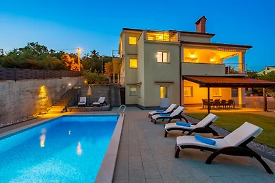 Villa Wally with outdoor pool by Villas Guide